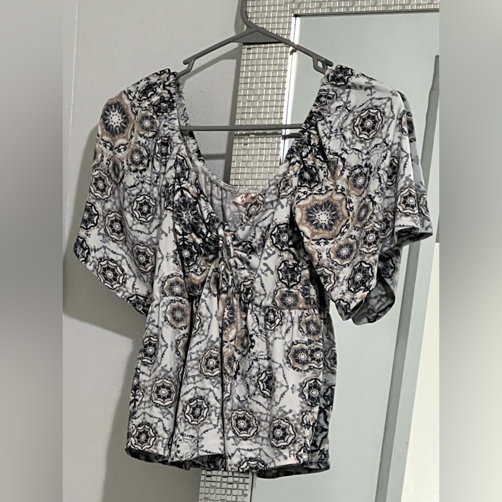 Willow & Root Cinch Tie Peplum Top XS NEVER WORN